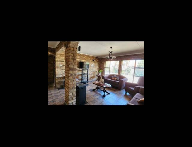 5 BEDROOM HOUSE FOR SALE IN VAAL PARK EXT 1